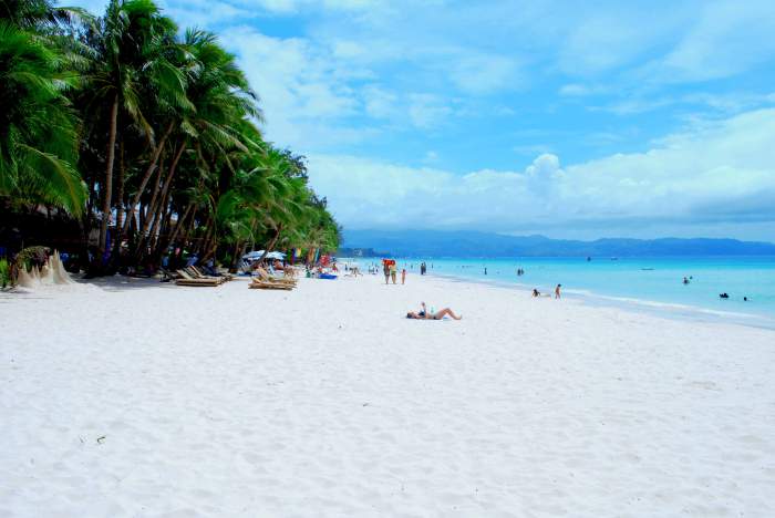 boracay-beach-boat-station-2.jpg