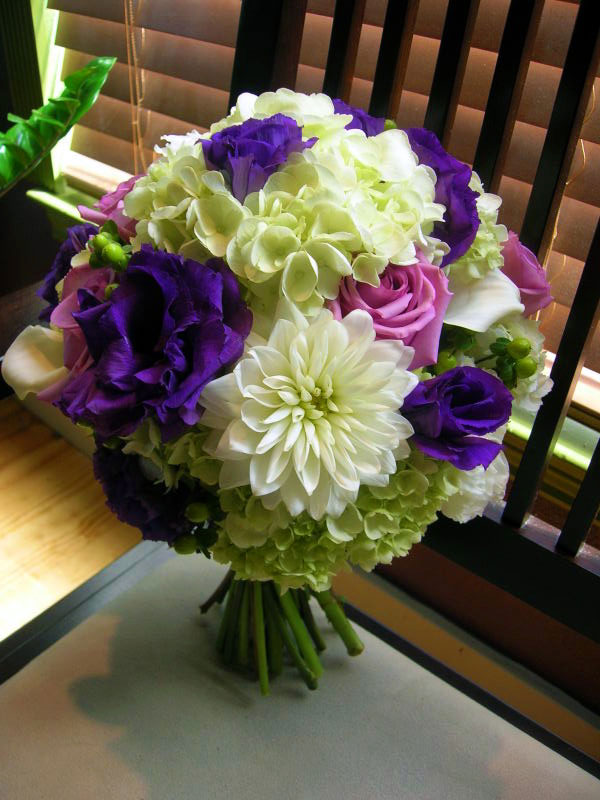 bouquet_green-purple-and-white-round-hand-tie.jpg