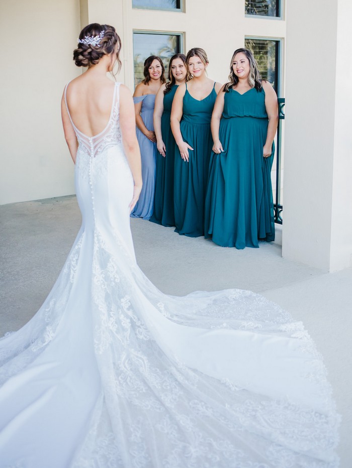 Bridesmaid-first-look-photo-ideas-2.jpeg