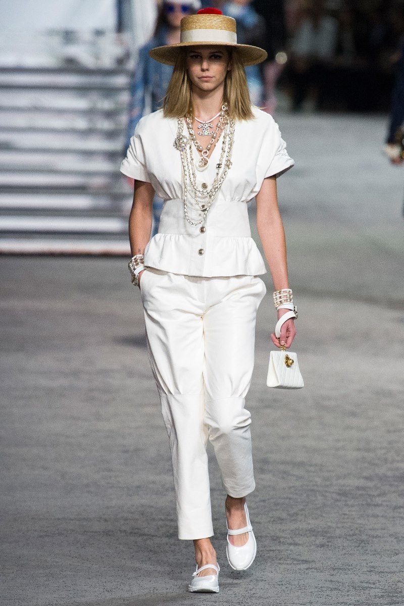 chanel-resort-2019-la-pausa-cruise6.jpg