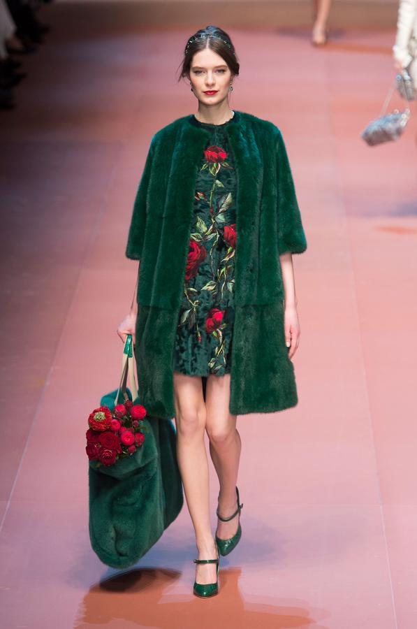 defile-dolce-amp-gabbana-automne-hiver-2015-2016-milan-look-11.jpg