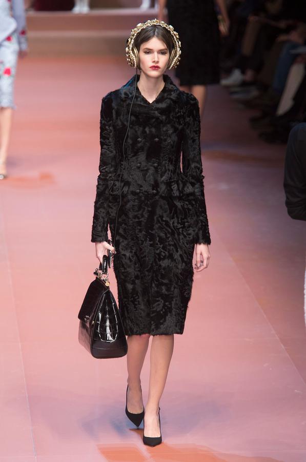 defile-dolce-amp-gabbana-automne-hiver-2015-2016-milan-look-18.jpg