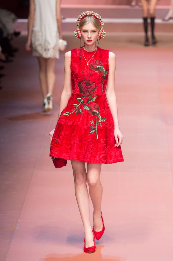 defile-dolce-amp-gabbana-automne-hiver-2015-2016-milan-look-20.jpg