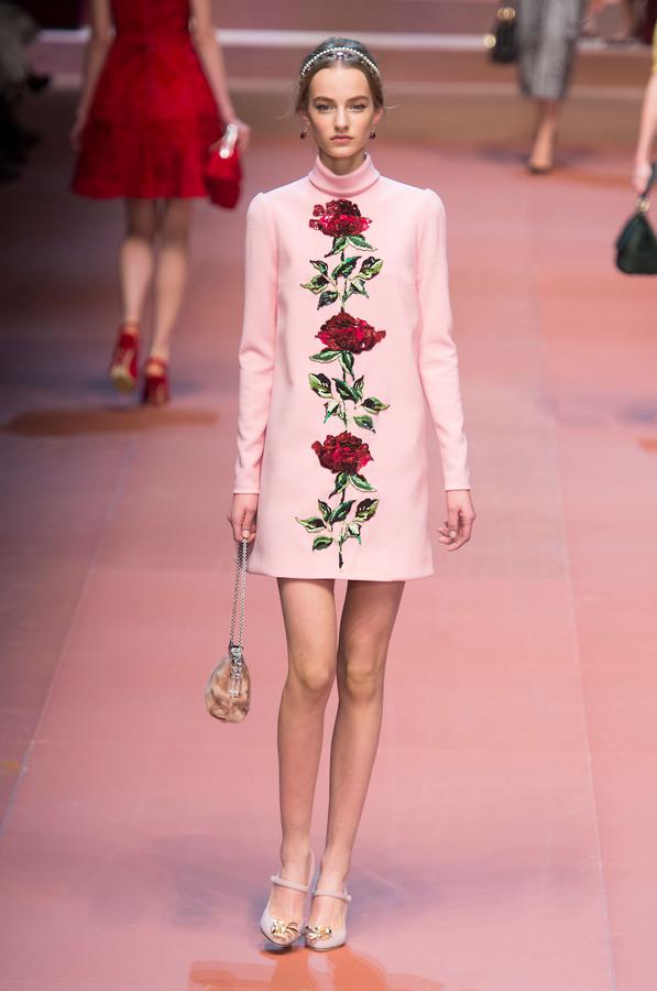 defile-dolce-amp-gabbana-automne-hiver-2015-2016-milan-look-23.jpg