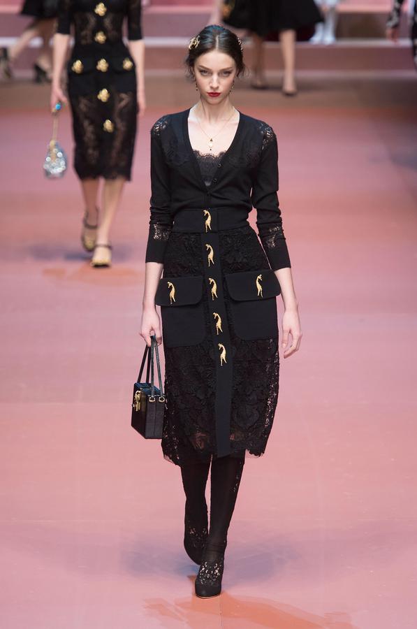 defile-dolce-amp-gabbana-automne-hiver-2015-2016-milan-look-39.jpg