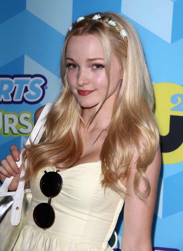 dove-cameron-attends-the-just-jared-s-summer-bash-pool-party-2015-in-los-angeles_1.jpg