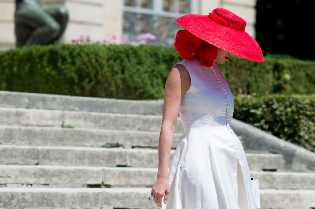 elle-paris-haute-couture-15-streets-style-day-2-16.jpg