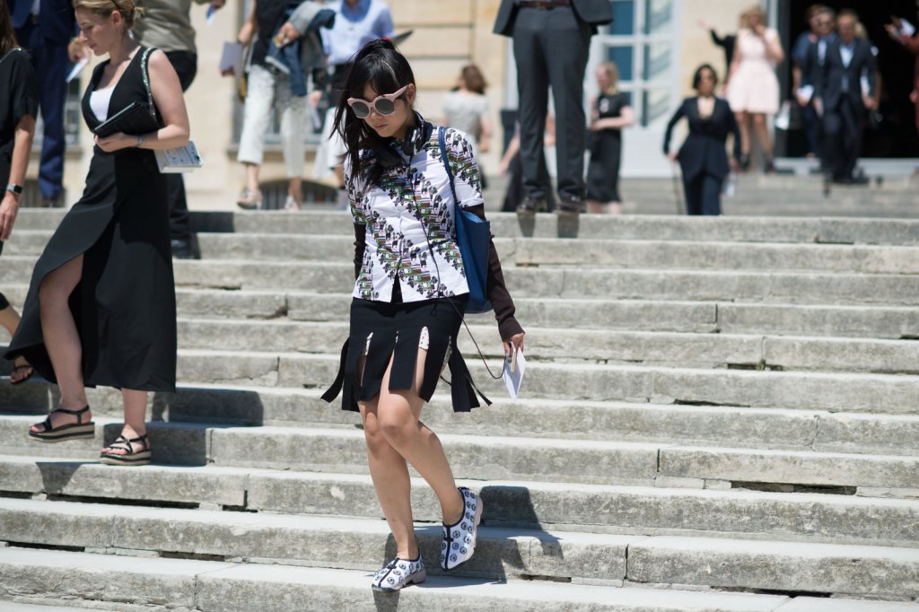 elle-paris-haute-couture-15-streets-style-day-2-27.jpg