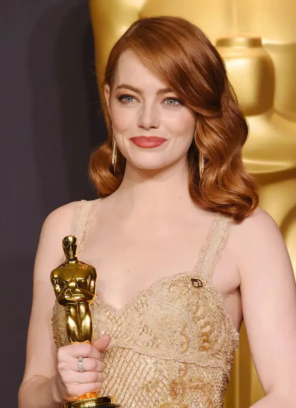 emma-stone-oscar-hair.webp