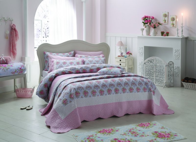 ENGLISH HOME_Bedroom _ Rose Cluster.jpg