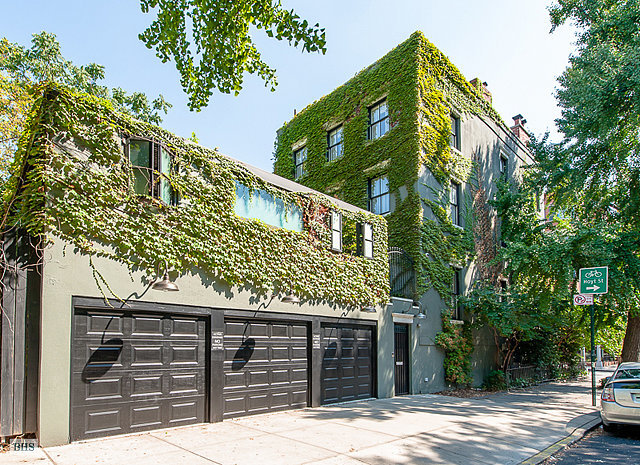 Even-outside-Boerum-Hill-townhouse-looks-lovely-thanks.jpg