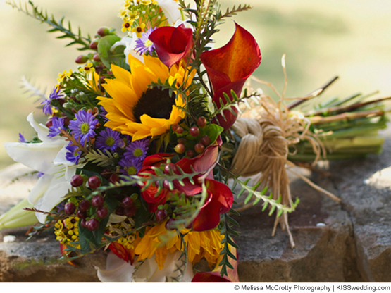 fall-wedding-bouquets-sunflower.png