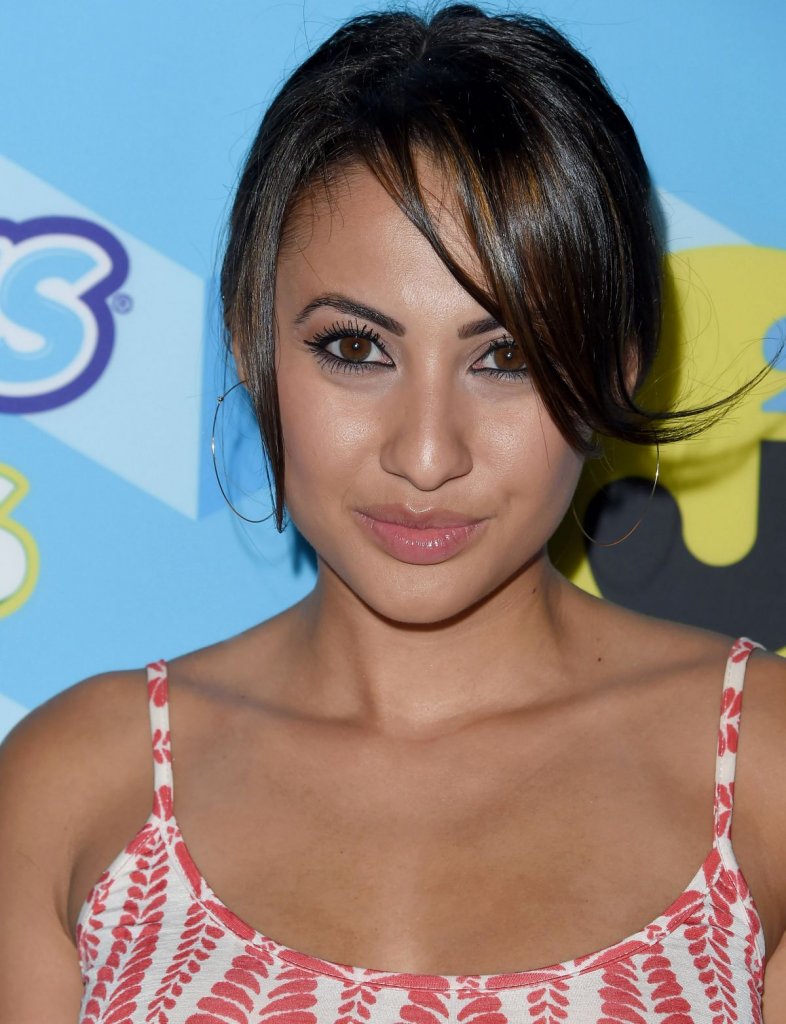 francia-raisa-attends-the-just-jared-s-summer-bash-pool-party-2015-in-los-angeles_1.jpg