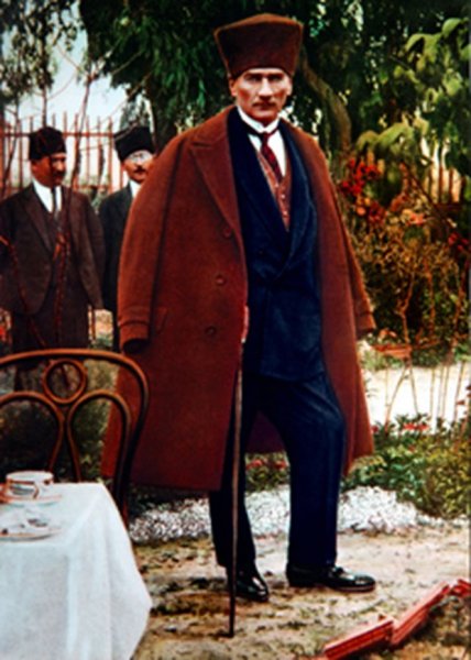 genelkurmaydan-renkli-ataturk-fotograflari,B5unEpq1JE6uCyukB8VDPQ.jpg