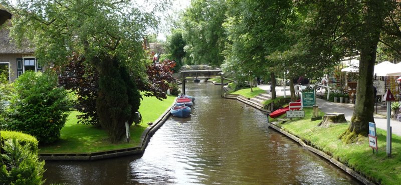 Giethoorn-1728x800_c.jpg