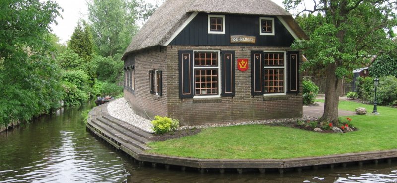 giethoorn-pub-1728x800_c.jpg