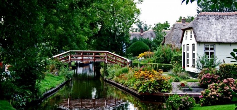 giethoorn_kopru-1728x800_c.jpg