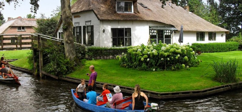 giethoorn_nederland-1728x800_c.jpg