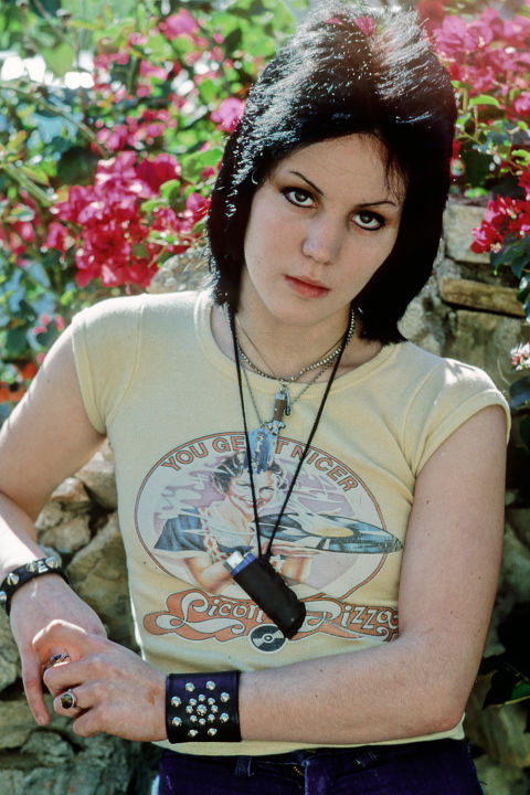 hbz-the-list-unconventional-beauties-joan-jett-74000075.jpg