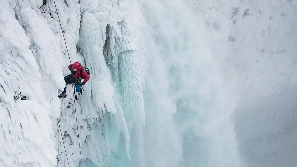 helmcken-falls-ice-climb.webp