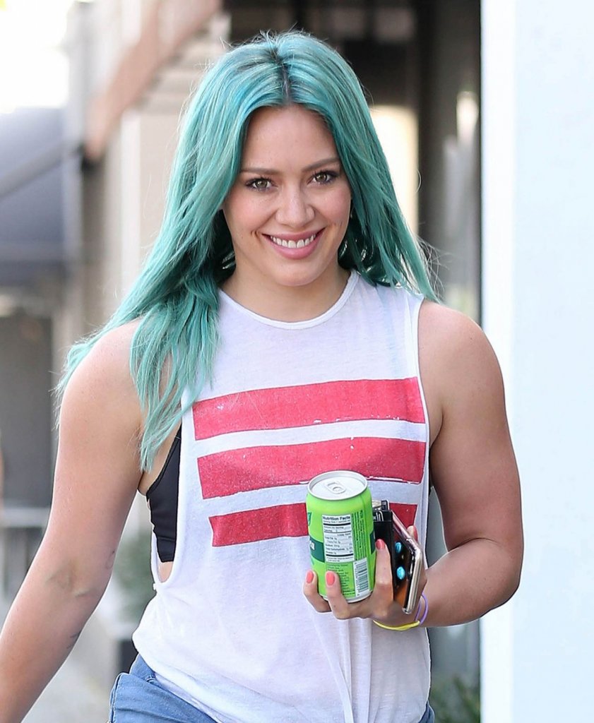 hilary-duff-back-from-gym-in-west-hollywood_1.jpg