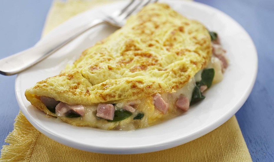 how-to-make-an-omelet-930x550.jpg