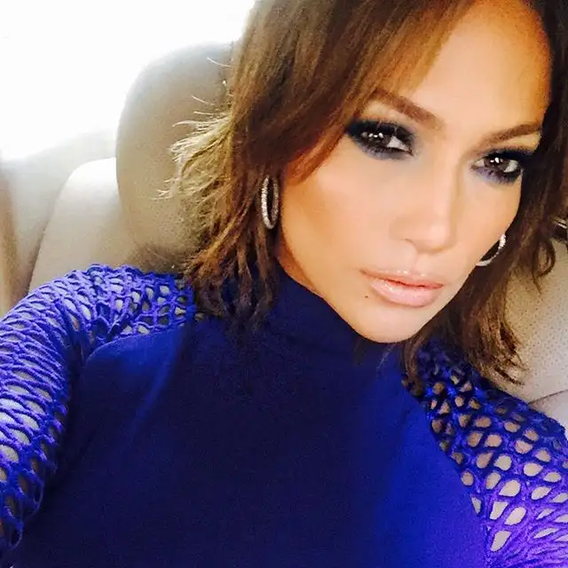 jennifer-lopez-newhaircutselfie.jpg