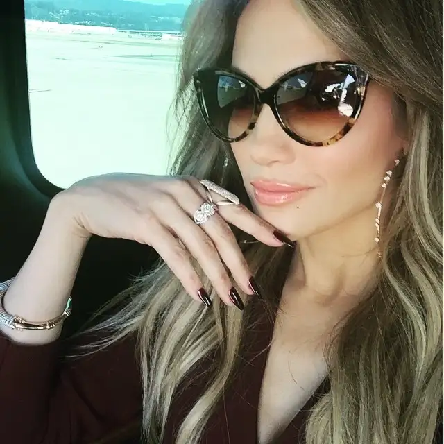 jennifer-lopez-planeselfie.jpg