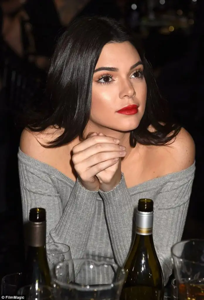 kendall-jenner-attend-the-comedy-central-roast-of-justin-bieber-in-los-angeles_1.webp