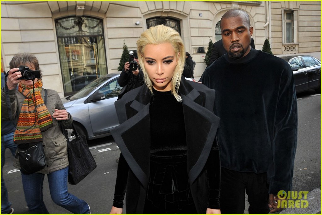 kim-kardashian-debuts-blonde-hair-07.JPG