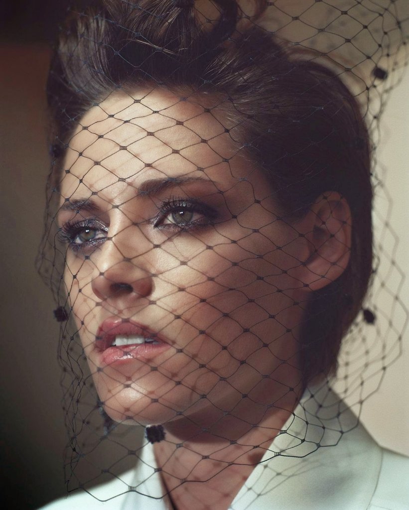 Kristen Stewart in Chanel by Peter Vincent for Madame Figaro 43.jpg