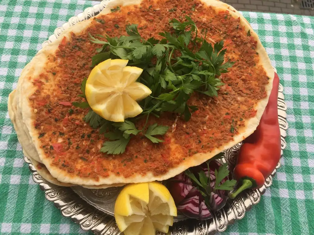 lahmacun.JPG