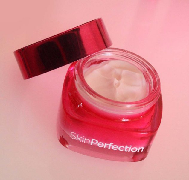 loreal-paris-skin-perfection-moisturiser-open.jpg