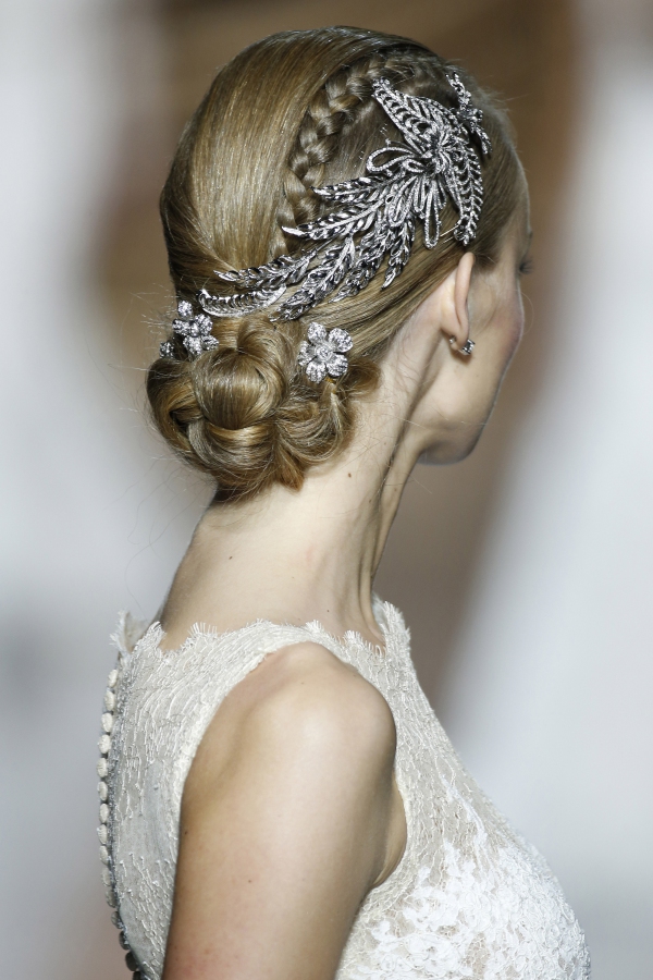 los-accesorios-de-cabello-de-pronovias-eran-de-inspiracion-p-93288.jpg