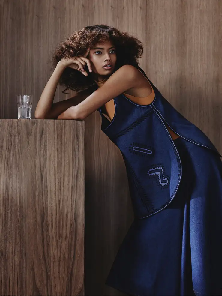 malaika-firth-by-emma-tempest-for-vogue-russia-june-2015-9.webp