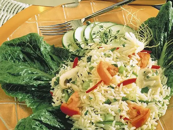 Mantarlı Pirinç Salatası.webp