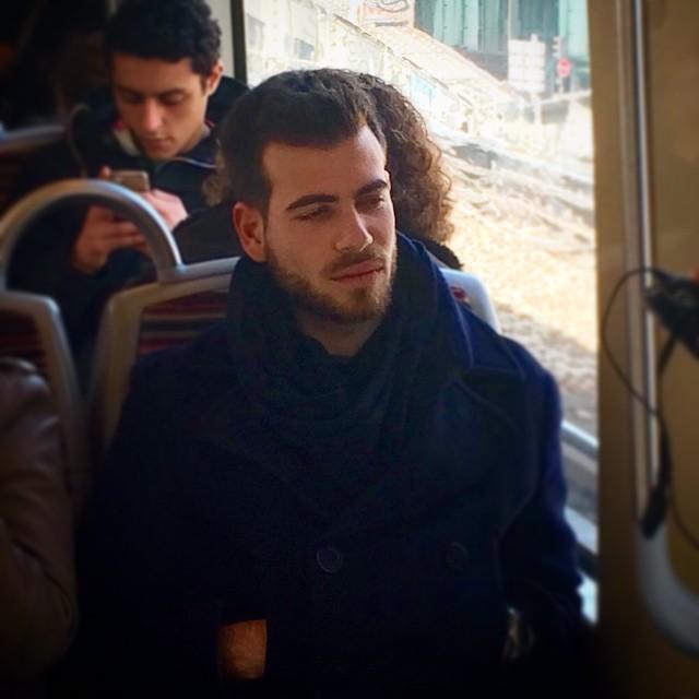 metroda-yakisikli-avi--paris-metrosu-yakisikli-1488330.jpg