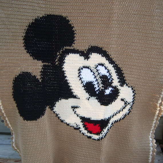 mickey-mouse-desenli-bebek-battaniyesi.jpg