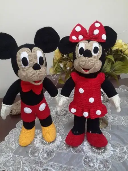 Micky-Mause-Amigurumi-2.webp