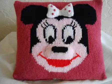 minnie-mouse-lu-orgu-yastik.webp