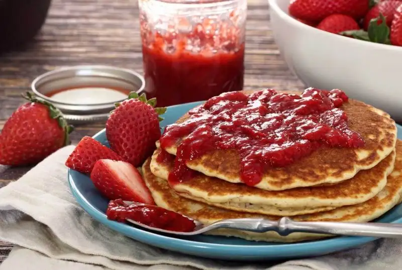 Paleonewbie-paleo-strawberry-jam-1266x850.webp