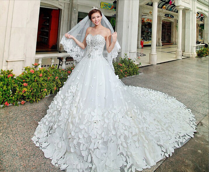 petals_flowers_leaves_3d_beaded_fairy_queen_white_bridal_gown_court_train_wedding_dress_2014.jpg