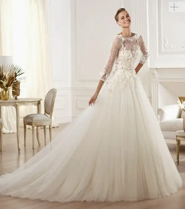 pronovias uzun kollu gelinlik.webp