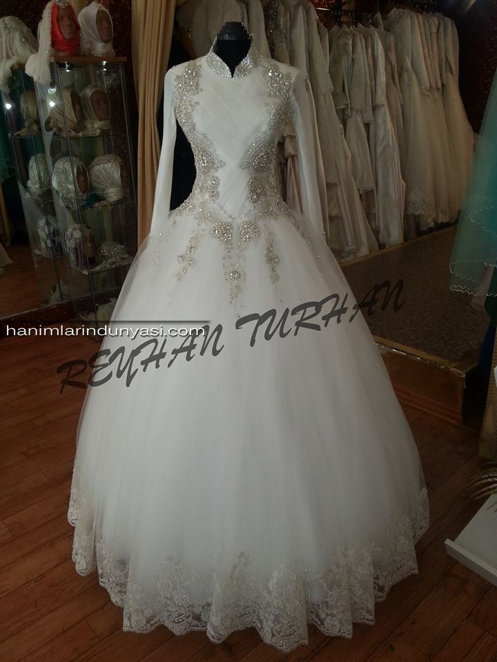 Reyhan-Turan-Tesettürlü-Gelinlik-Moda-Evi-İstanbul-13.jpg