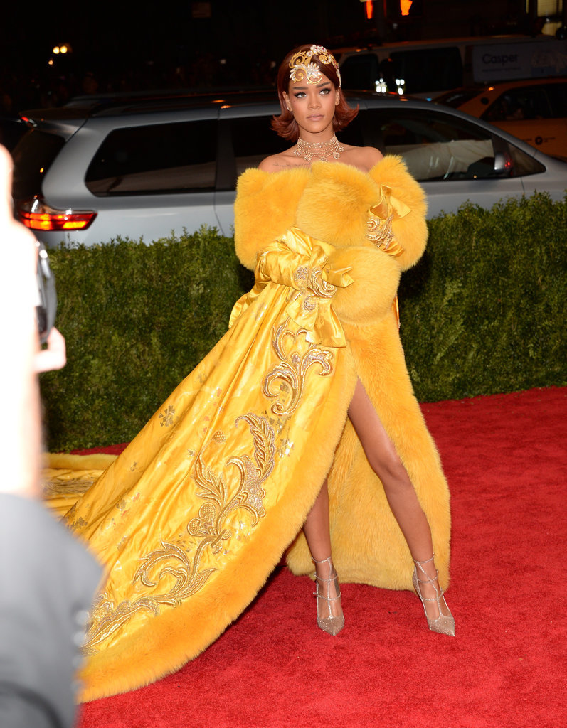 Rihanna-Met-Gala-2015-Pictures.jpg