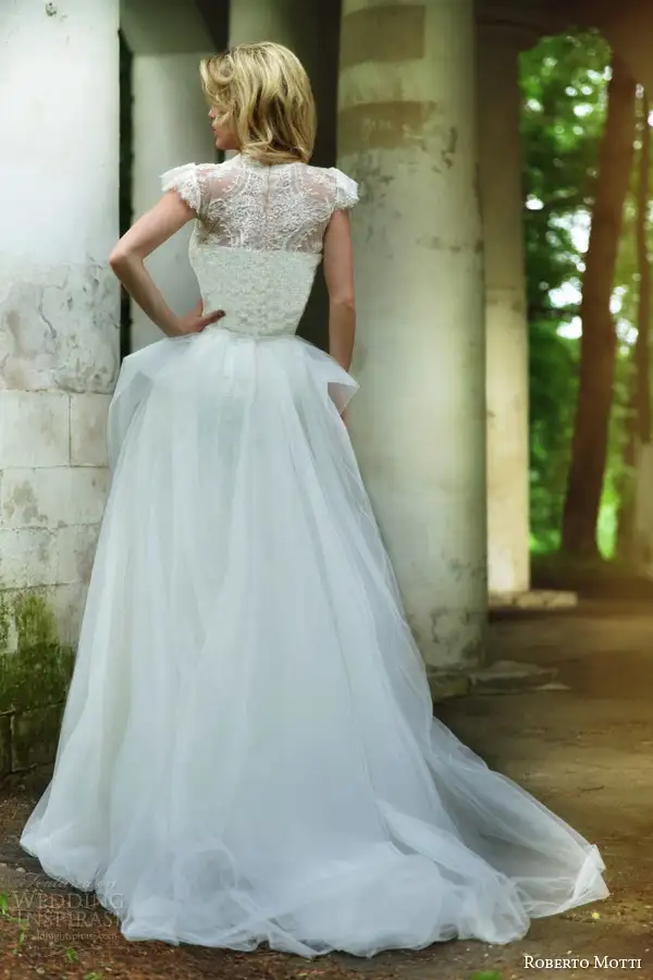 roberto-motti-2015-carolina-wedding-dress-gathered-skirt-lace-bodice-sleeves-back-view_srpjlp.webp