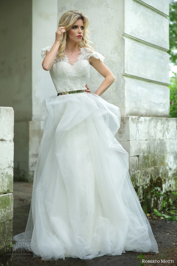 roberto-motti-2015-carolina-wedding-dress-gathered-skirt-lace-bodice-sleeves_rxtwlf.jpg