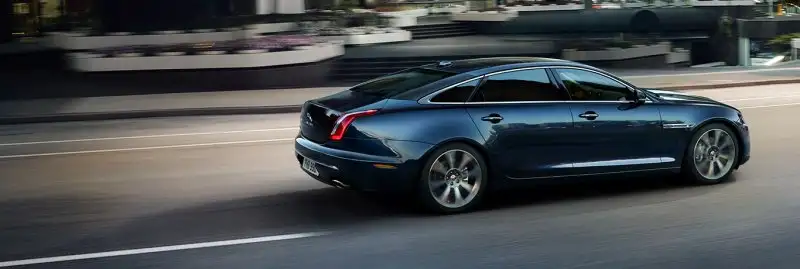 stage-banner-yeni-jaguar-xj-desktop.webp