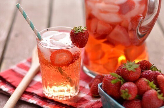 strawberry-water.jpg