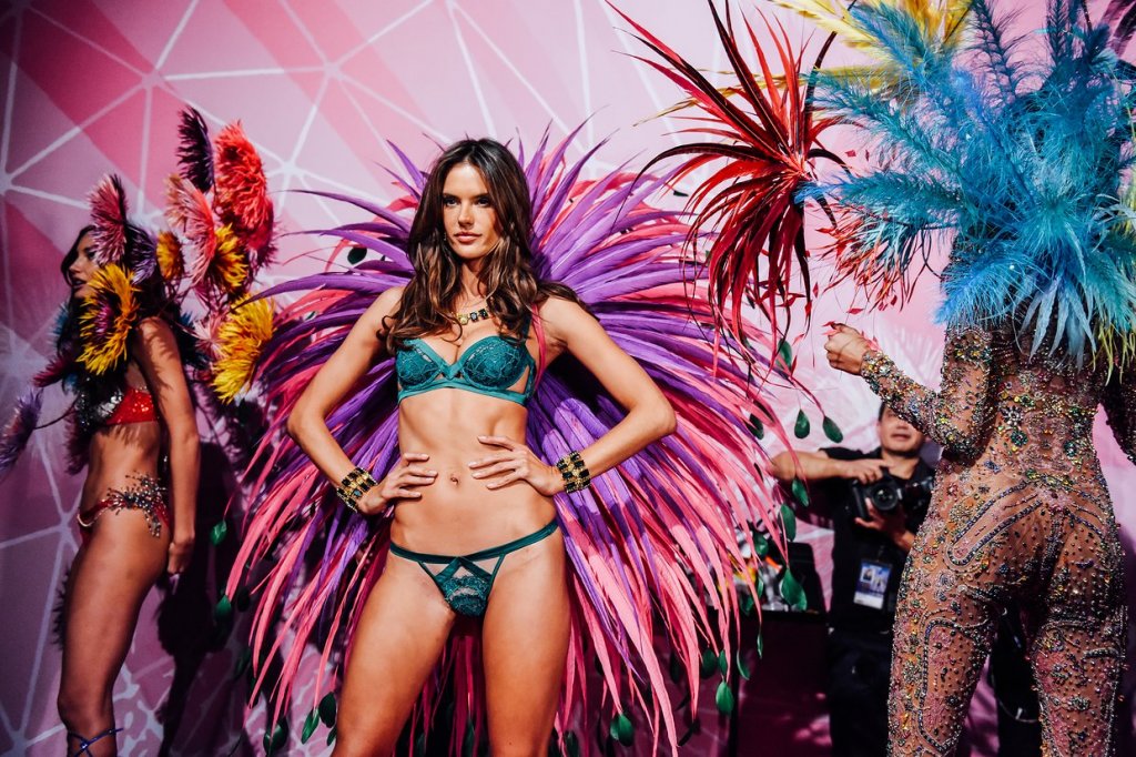 tommy-ton-victoria-secret-fashion-show-2015-14.jpg